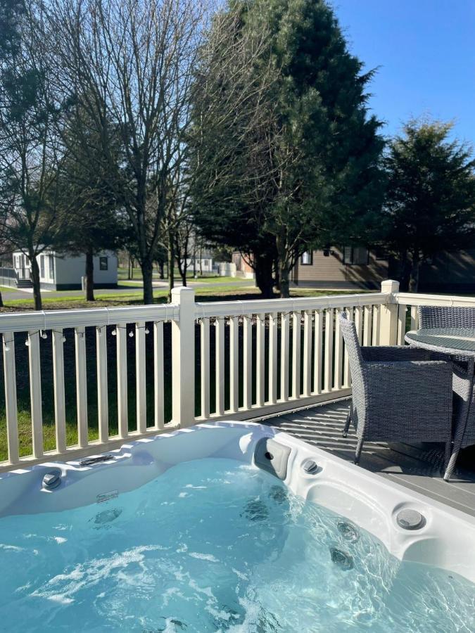 Fairview Lodge With Hot Tub Barmby on the Moor Exterior photo